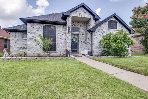 2704 Clearwater Dr, Mesquite, TX 75181