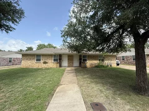 2516 Normont Cir, Fort Worth, TX 76103