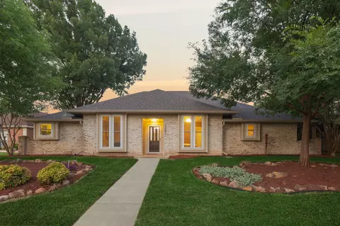 10306 Cimmaron Trl, Dallas, TX 75243