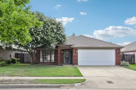 6932 Lomo Alto Dr, Fort Worth, TX 76132