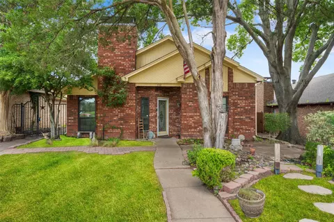 332 Bryant Ln, Cedar Hill, TX 75104