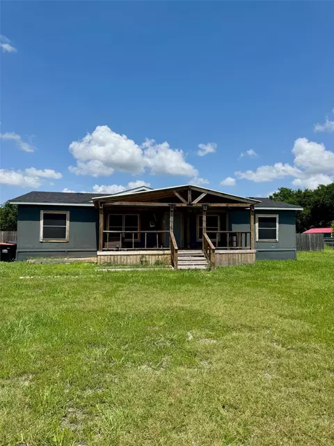 2055 Country Acres Rd, Venus, TX 76084