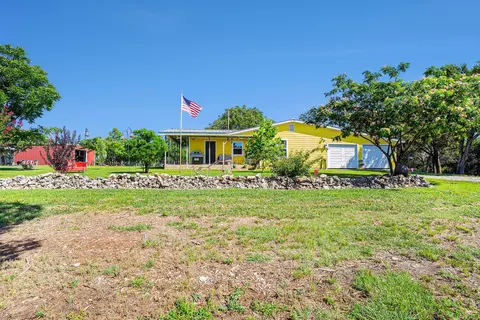 8737 Lakeview Dr, Cleburne, TX 76033