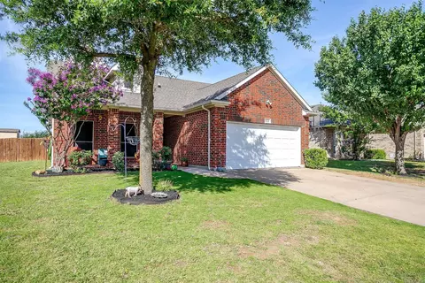 1121 Mourning Dove Dr, Burleson, TX 76028
