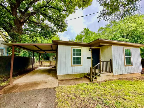 513 N Maple St, Sherman, TX 75092