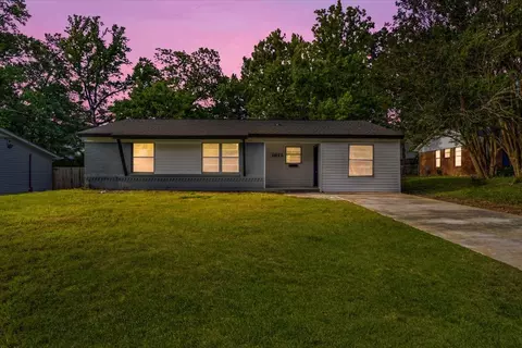1612 Woodland Hls, Tyler, TX 75701