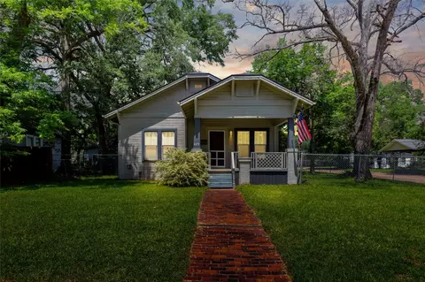 425 N Newsom St, Mineola, TX 75773