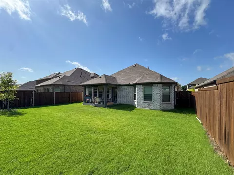 Exterior - 1313 Lorelei Ln, Denton, TX 76210 photo 4 of 4