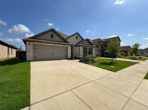 Exterior - 1313 Lorelei Ln, Denton, TX 76210 photo 2 of 4