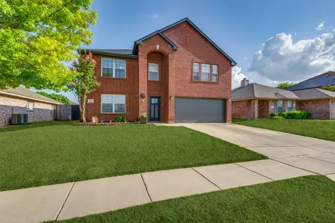316 Oxford Dr, Roanoke, TX 76262