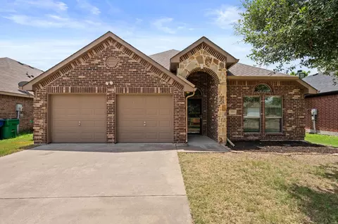 323 Creekside Way, Waxahachie, TX 75165