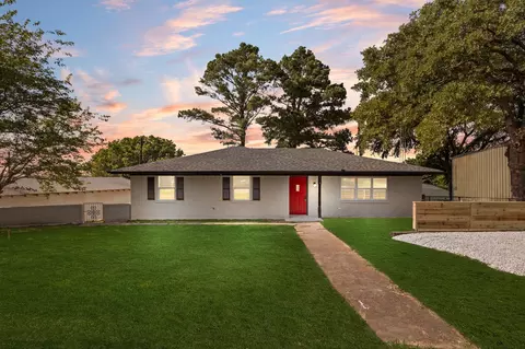 208 Shugar Cir, West Tawakoni, TX 75474
