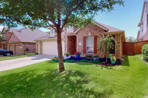 9829 Stripling Dr, Fort Worth, TX 76244