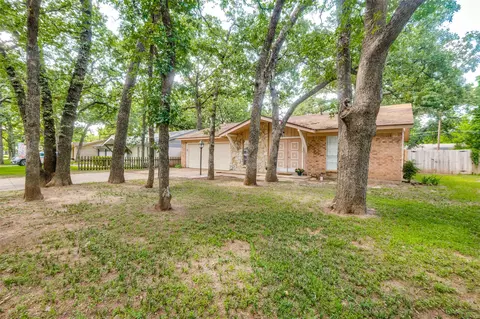 3003 Mark Dr, Arlington, TX 76013