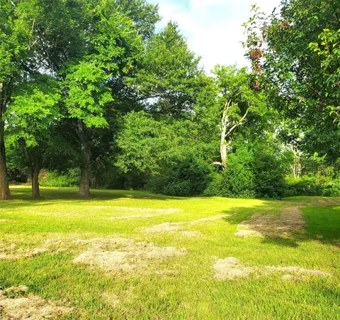 000 Dunlap St, Mount Vernon, TX 75457