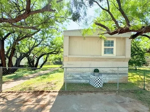 1018 Harmony Dr, Abilene, TX 79603 photo 2