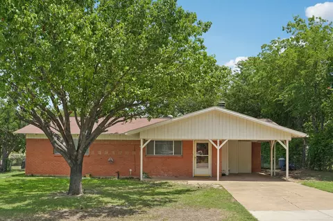 6712 Wallis Rd, Lake Worth, TX 76135