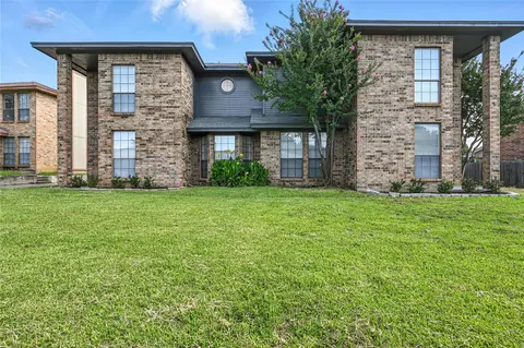 5715 Red Cactus Ct, Arlington, TX 76017