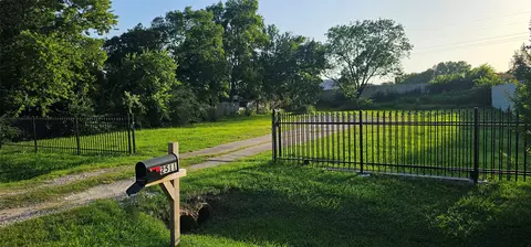 2511 Lora Ln, Balch Springs, TX 75180