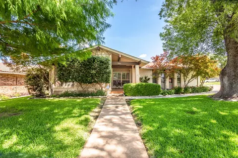 3501 Esplendor Ave, Irving, TX 75062