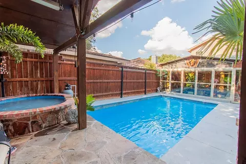 6801 Poppy Dr, Fort Worth, TX 76137