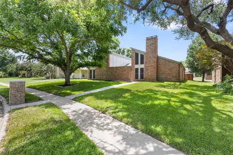1513 Elk Grove Dr, Richardson, TX 75081