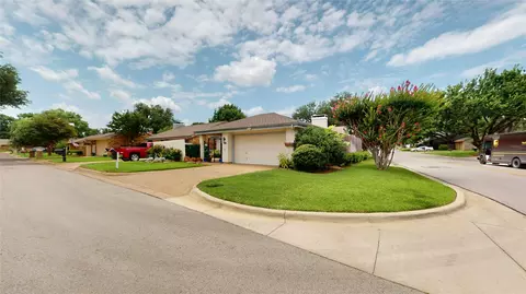 1618 Grandview Dr, Arlington, TX 76012