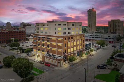 219 S 4th St #106, Waco, TX 76701