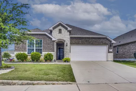 1001 Twisting Ridge Ter, Haslet, TX 76052