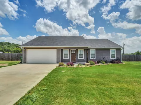 204 Holly Hill Rd, Mineral Wells, TX 76067