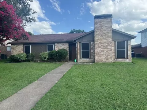 1378 Greenbriar Ln, Lancaster, TX 75146