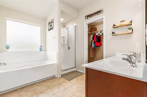 Bath - 3228 Skinner Dr, Lorena, TX 76655 photo 1 of 2