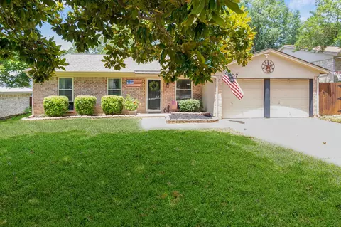 5807 Shady Hill Ln, Arlington, TX 76016