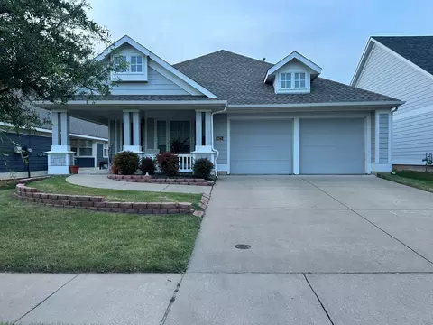 5025 Holliday Dr, Fort Worth, TX 76244