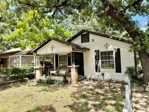 1318 Oakview St, Haltom City, TX 76117