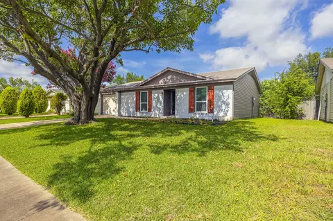 2213 Biscayne Dr W, Irving, TX 75060