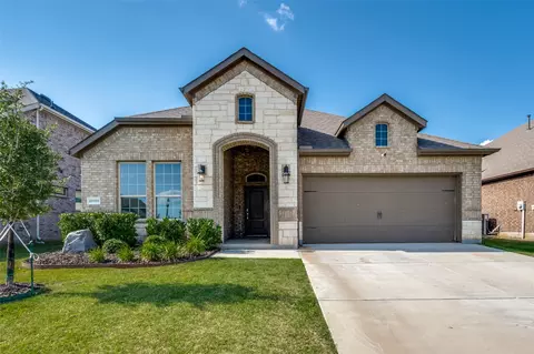 10909 Glover Ln, Aubrey, TX 76227