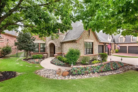 920 Glenhurst Rd, Keller, TX 76248