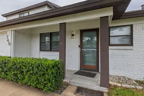 740 Willow St, Hurst, TX 76053 photo 4