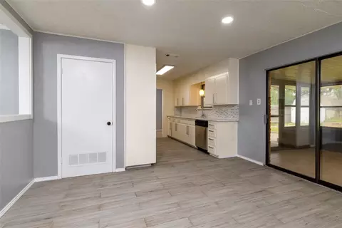 740 Willow St, Hurst, TX 76053 photo 16