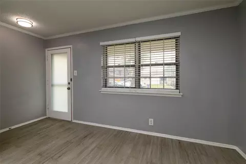 740 Willow St, Hurst, TX 76053 photo 5