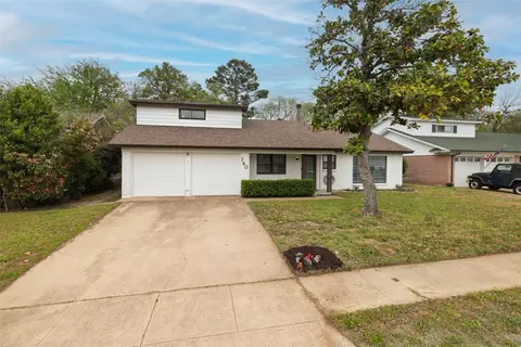 740 Willow St, Hurst, TX 76053 photo 3