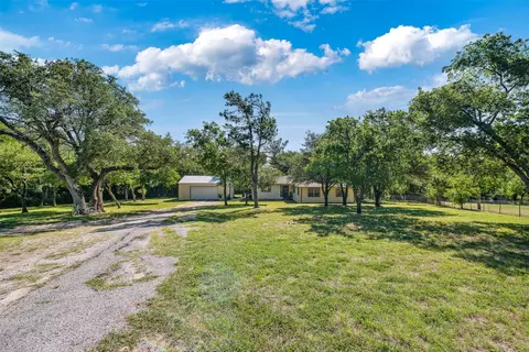 220 N Mountain Rdg, Cresson, TX 76035