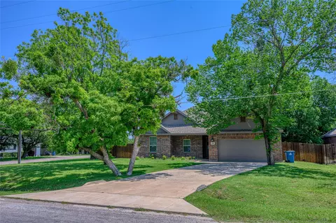 308 N 4th St, Gunter, TX 75058