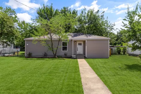 1922 Pembroke St, Irving, TX 75060