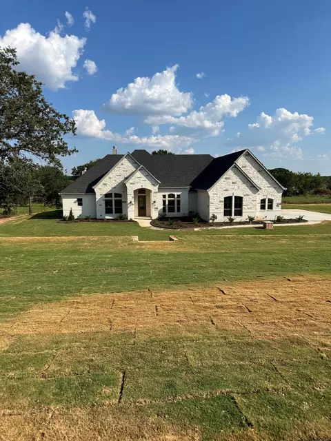 1009 Old Oaks Ct, Weatherford, TX 76087
