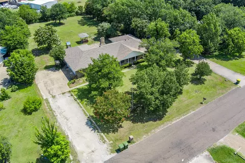 1105 Maree Dr, Waxahachie, TX 75165