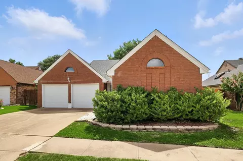 1509 Autumn Chase Sq, Bedford, TX 76022