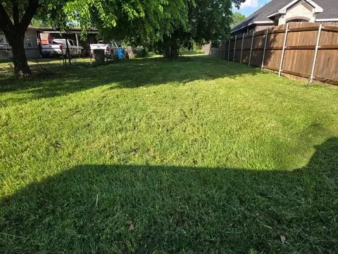 218 Cleveland St, Cleburne, TX 76031
