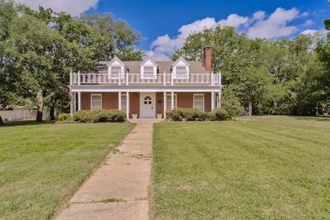 900 Coffield St, Bowie, TX 76230